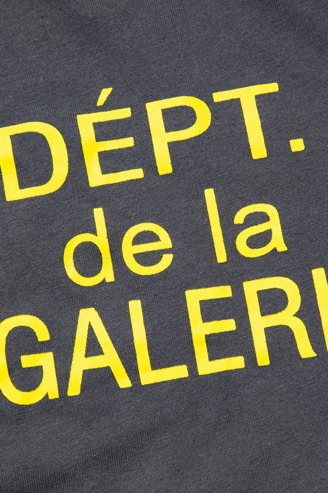 Effortlessly Elegant T-Shirt with a Timeless Design