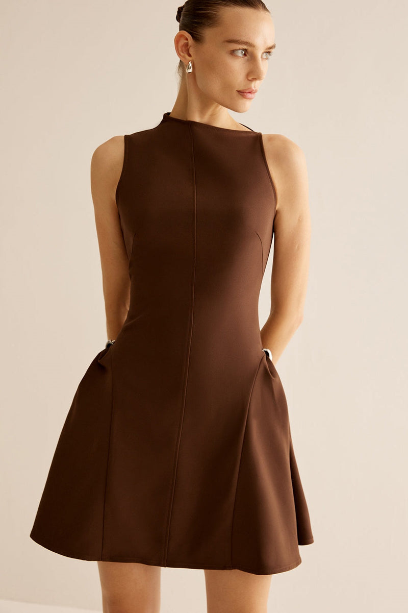 Beautifully Crafted Dress in a Classic Style