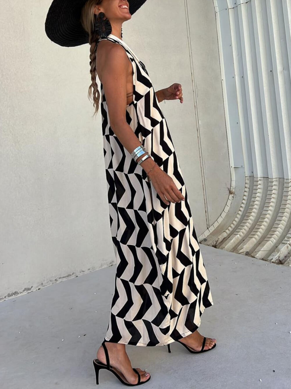 Classic Vintage Dress with a Flattering Fit