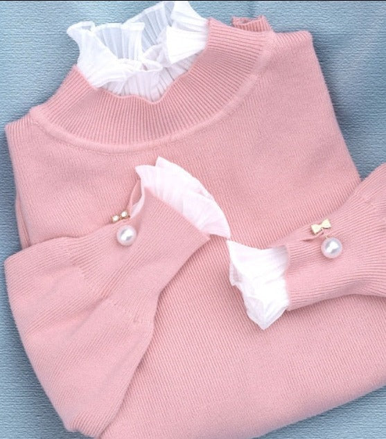 Effortlessly Elegant Sweater with a Timeless Design
