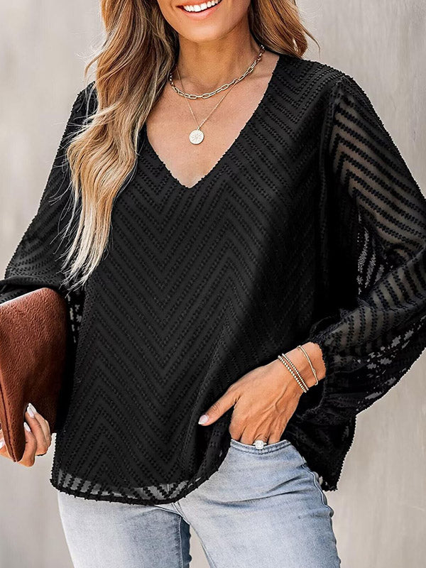 Well Tailored T-Shirt with a Graceful Silhouette