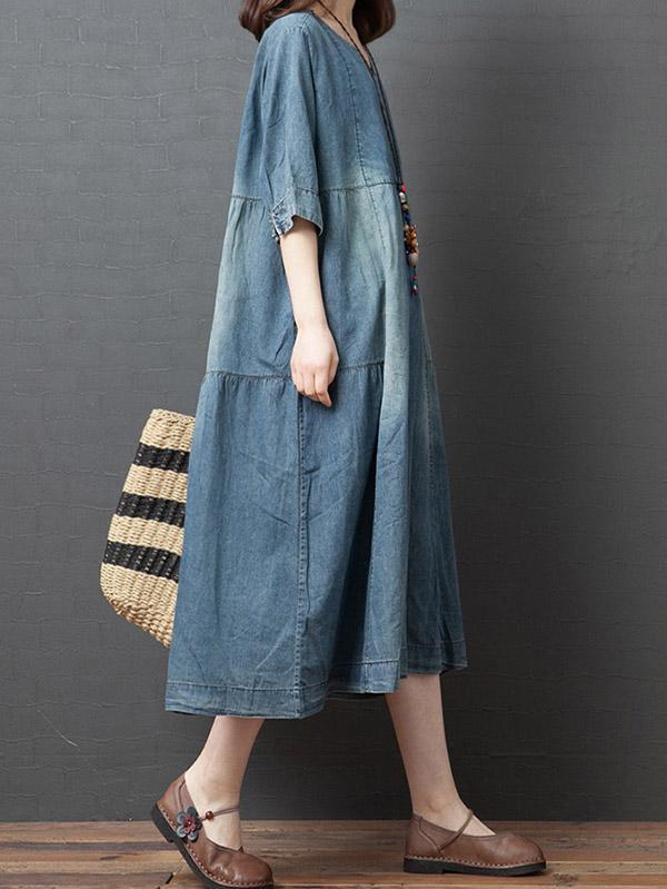Classic Vintage Dress with a Flattering Fit