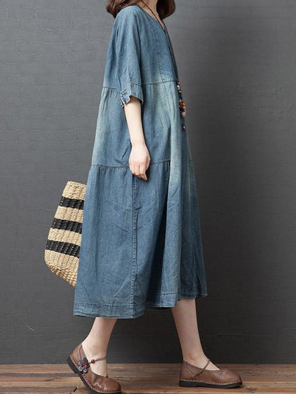 Classic Vintage Dress with a Flattering Fit