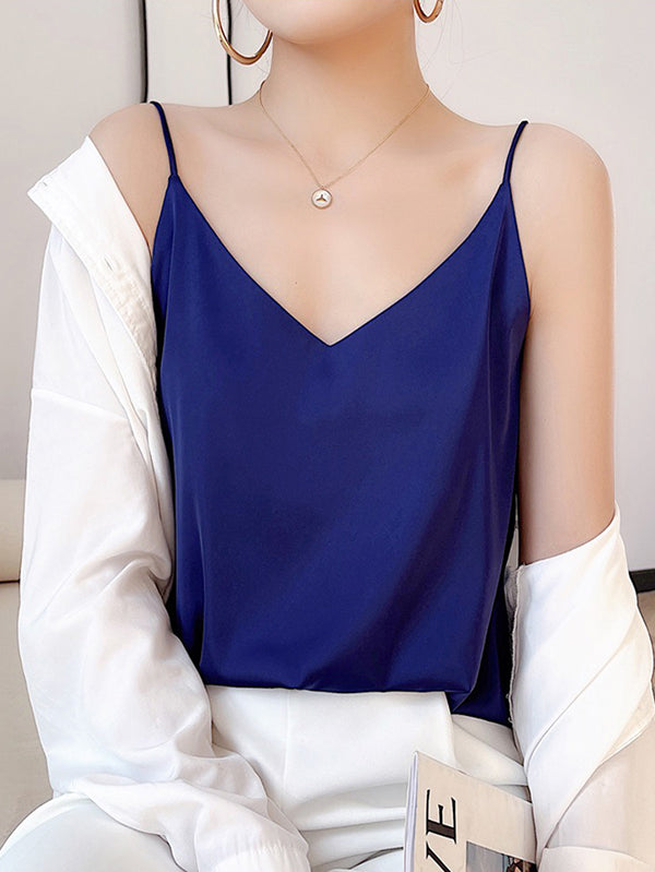 Well Tailored Top with a Graceful Silhouette