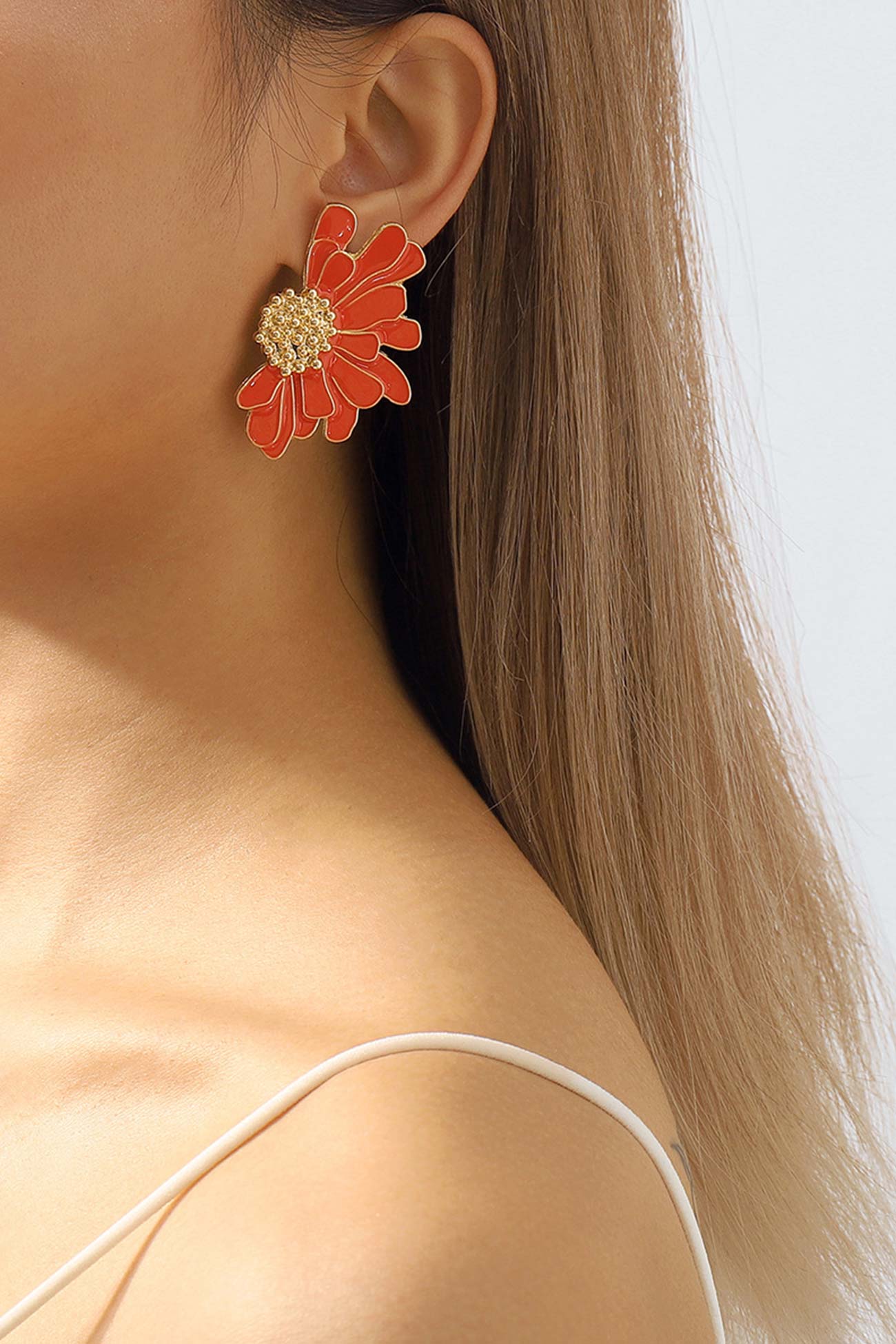 Gracefully Styled Garment for Any Occasion