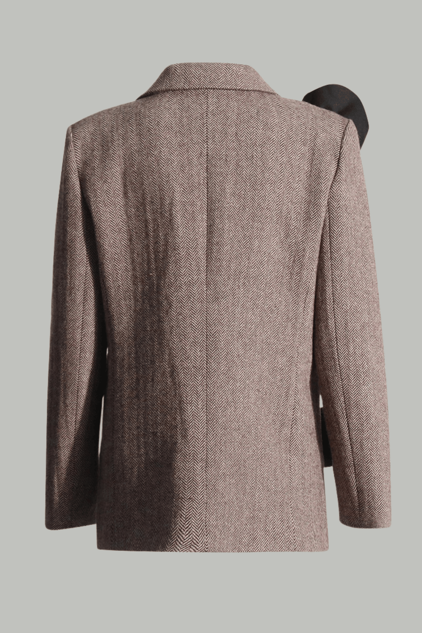 Effortlessly Elegant Garment with a Timeless Design