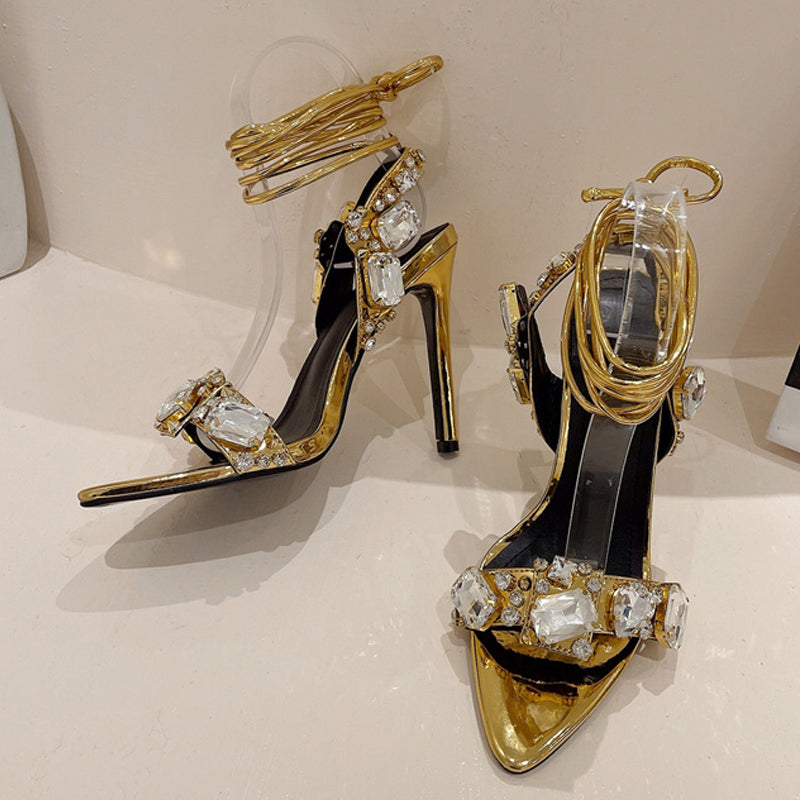 Effortlessly Elegant Heels with a Timeless Design