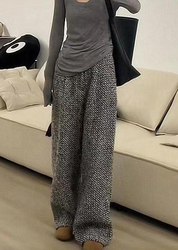 Well Tailored Pants with a Graceful Silhouette
