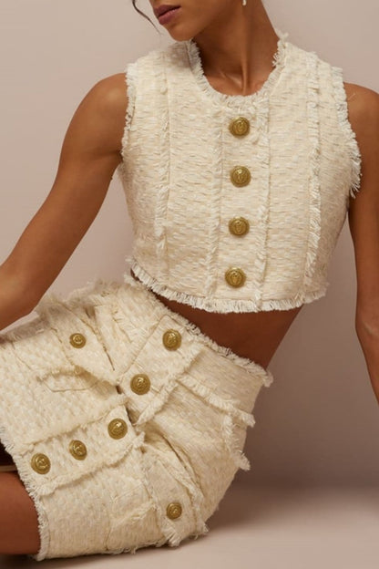 Beautifully Finished Top in a Timeless Design