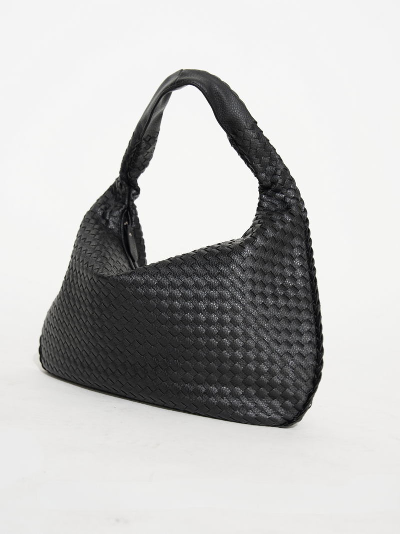 Gracefully Styled Bag for Any Occasion
