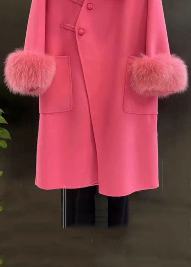 Beautifully Finished Coat in a Timeless Design