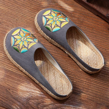 Effortlessly Elegant Shoes with a Timeless Design