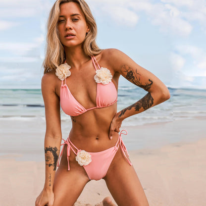 Effortlessly Elegant Bikini with a Timeless Design