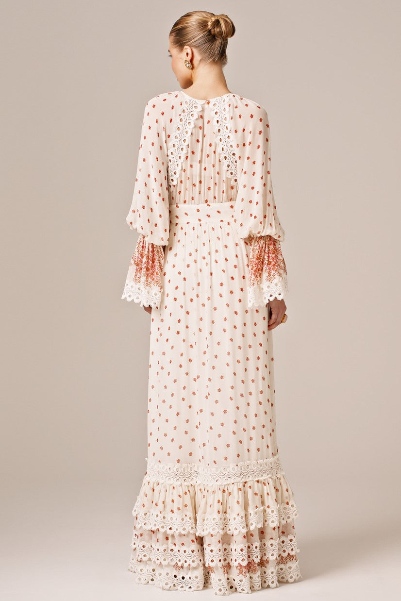 Gracefully Styled Dress for Any Occasion