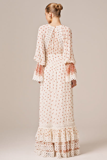 Gracefully Styled Dress for Any Occasion