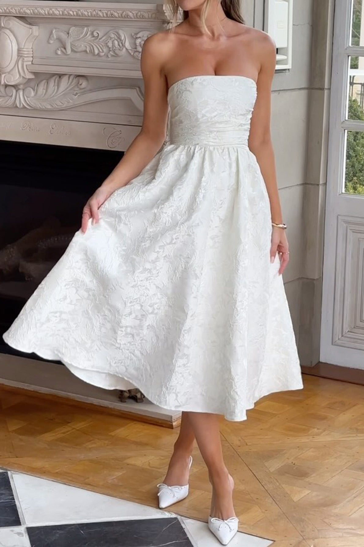 Well Tailored Dress with a Graceful Silhouette