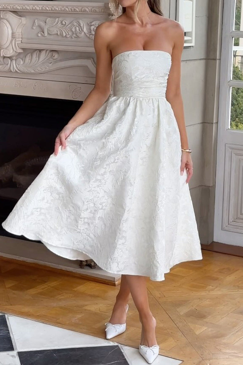 Well Tailored Dress with a Graceful Silhouette