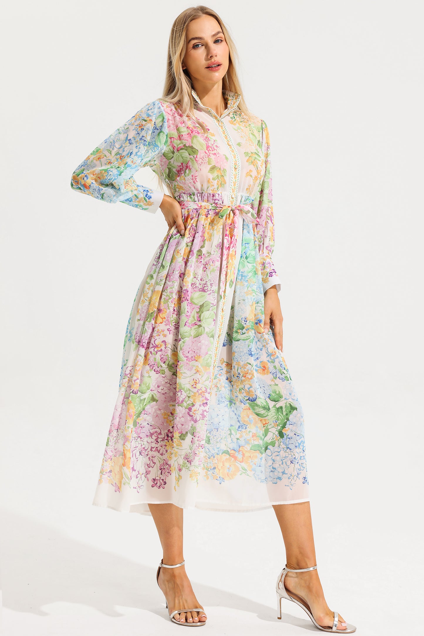 Beautifully Finished Dress in a Timeless Design