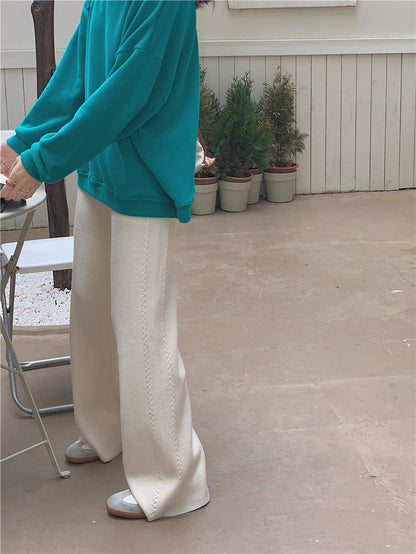 Well Tailored Pants with a Graceful Silhouette