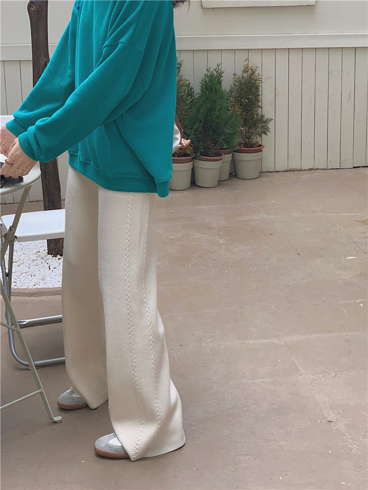 Well Tailored Pants with a Graceful Silhouette