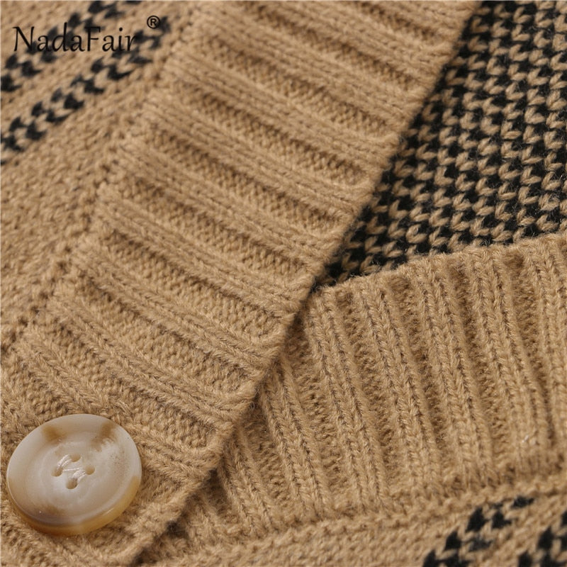 Effortlessly Elegant Cardigan with a Timeless Design