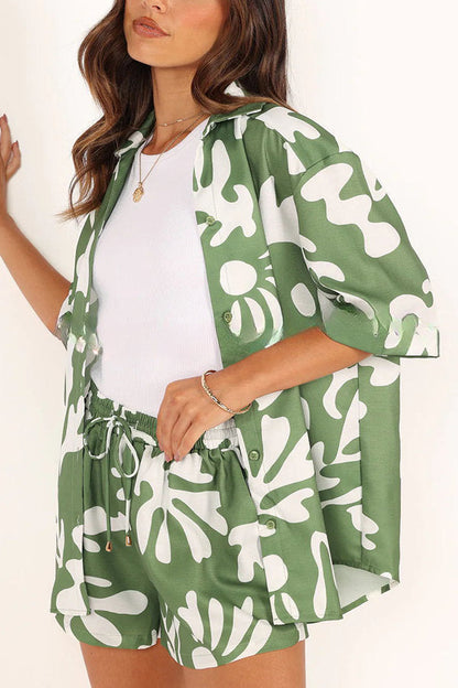 Effortlessly Elegant Blouse with a Timeless Design