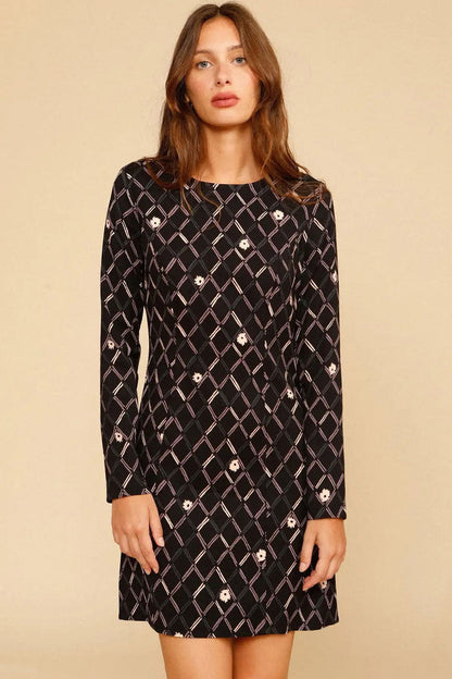 Effortlessly Elegant Dress with a Timeless Design