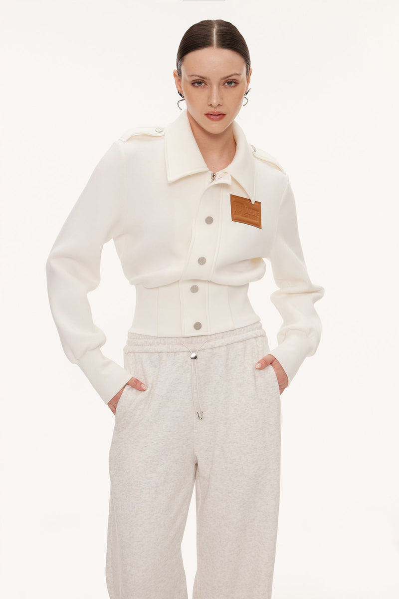 Effortlessly Elegant Jacket with a Timeless Design