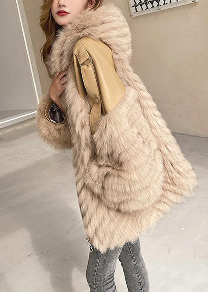 Well Tailored Coat with a Graceful Silhouette