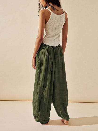 Well Tailored Pants with a Graceful Silhouette