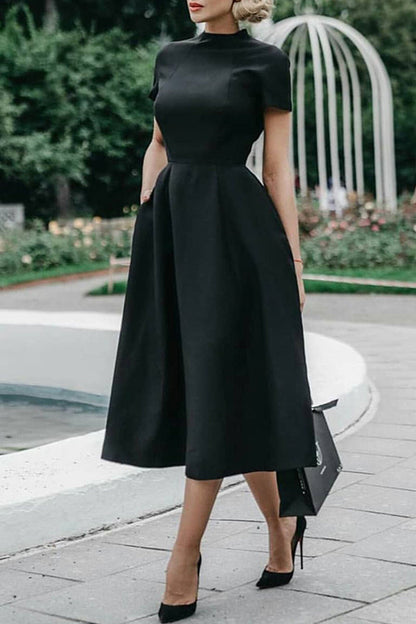 Beautifully Finished Dress in a Timeless Design
