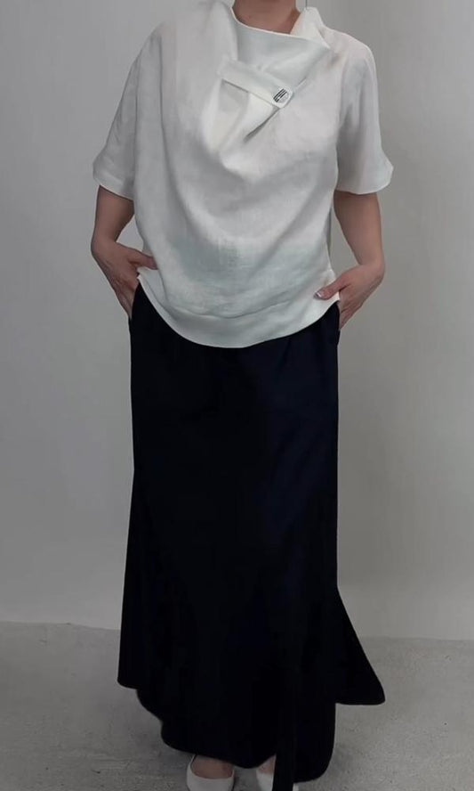 Well Tailored Blouse with a Graceful Silhouette