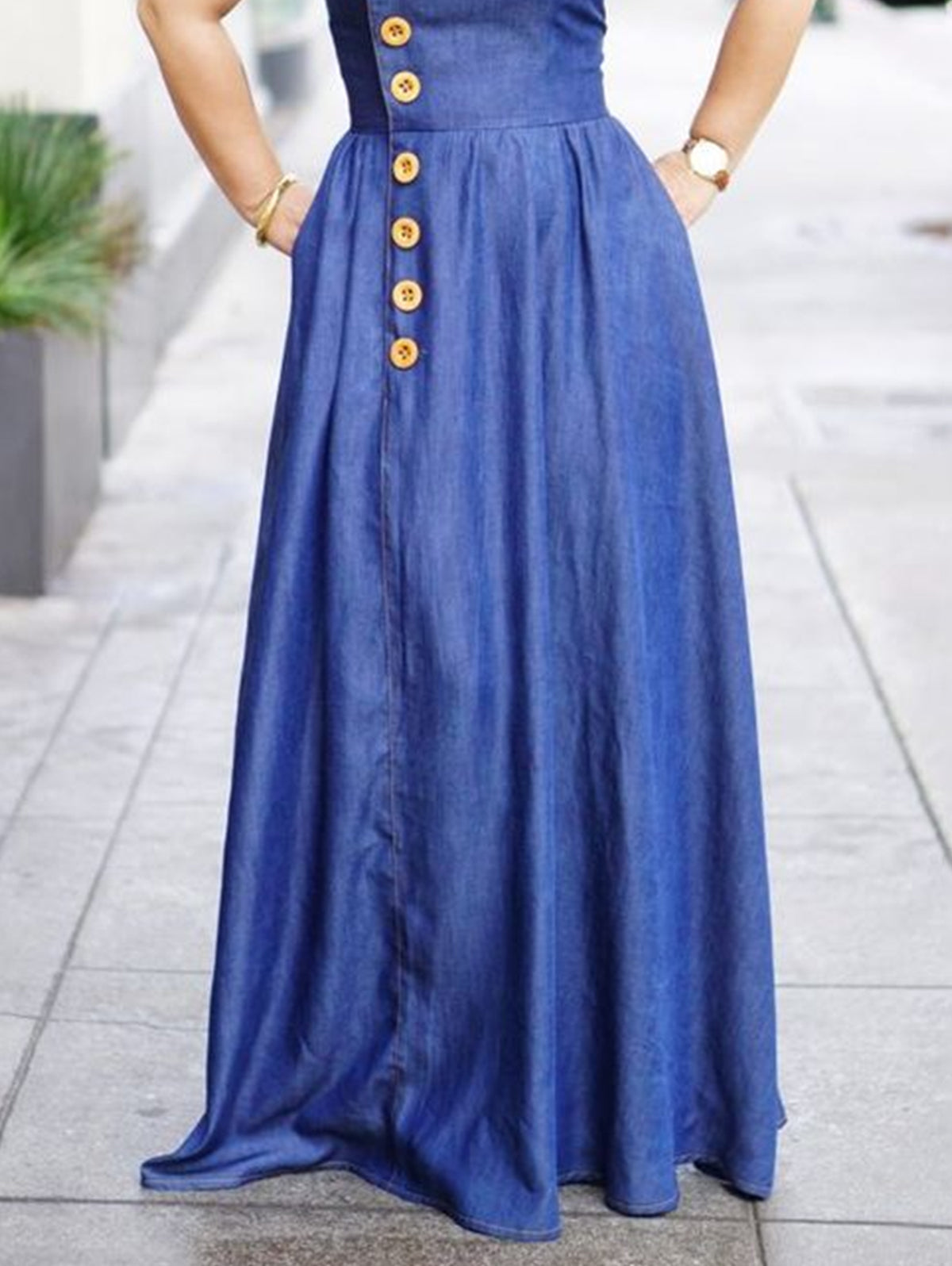 Sophisticated Dress with a Clean Classic Look