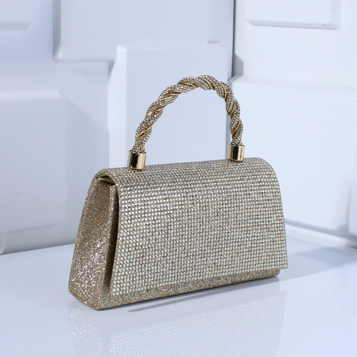 Beautifully Finished Bag in a Timeless Design