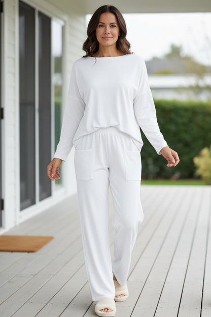 Effortlessly Elegant Pullover with a Timeless Design