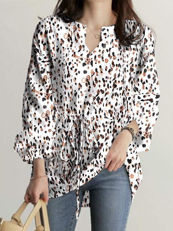 Classic Vintage Blouse with a Flattering Fit