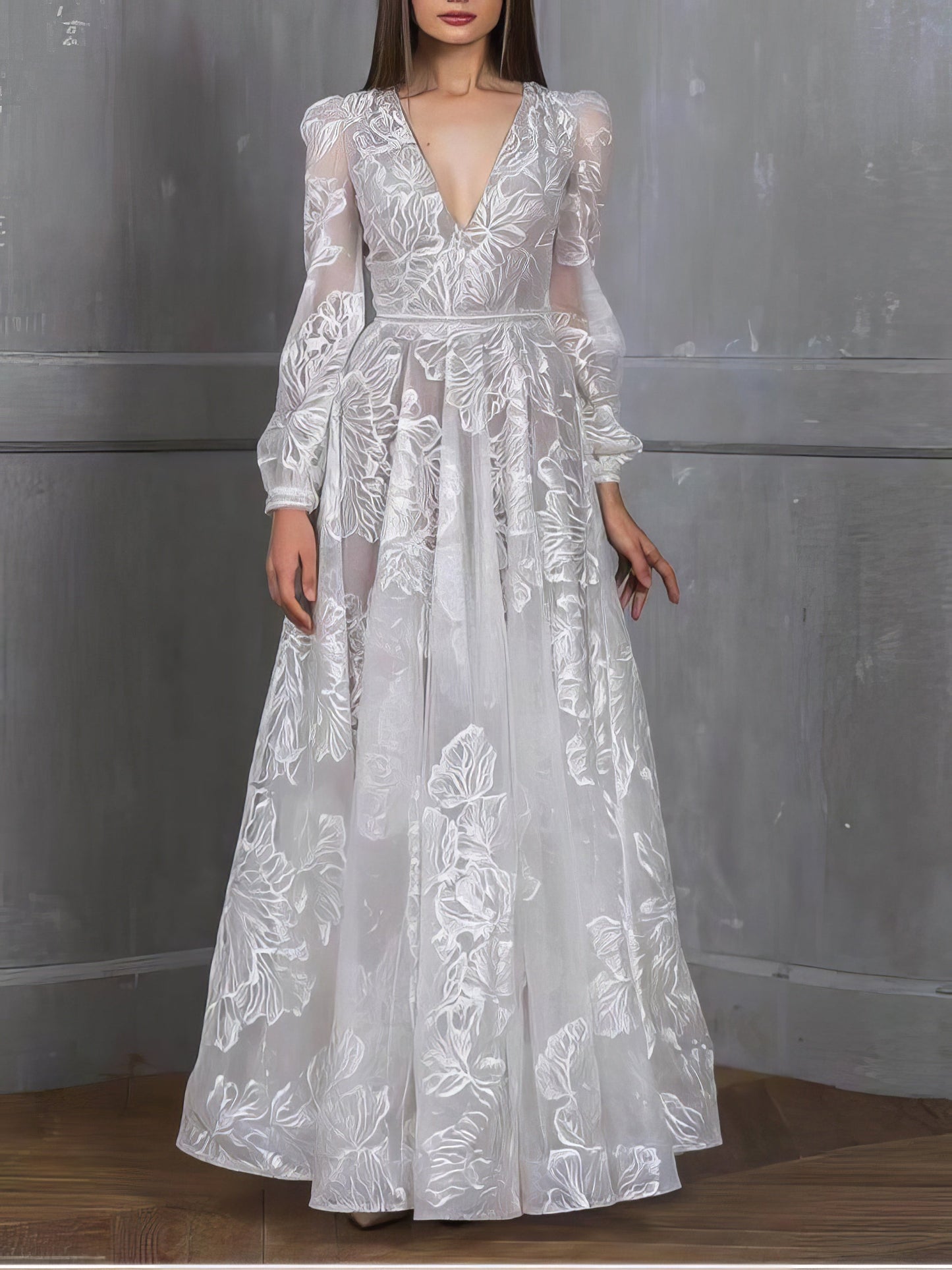 Beautifully Crafted Dress in a Classic Style