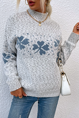 Well Tailored Sweater with a Graceful Silhouette