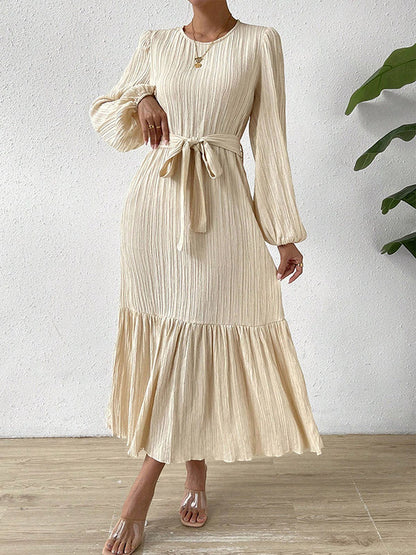 Effortlessly Elegant Dress with a Timeless Design