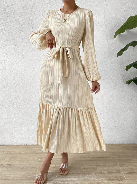 Effortlessly Elegant Dress with a Timeless Design
