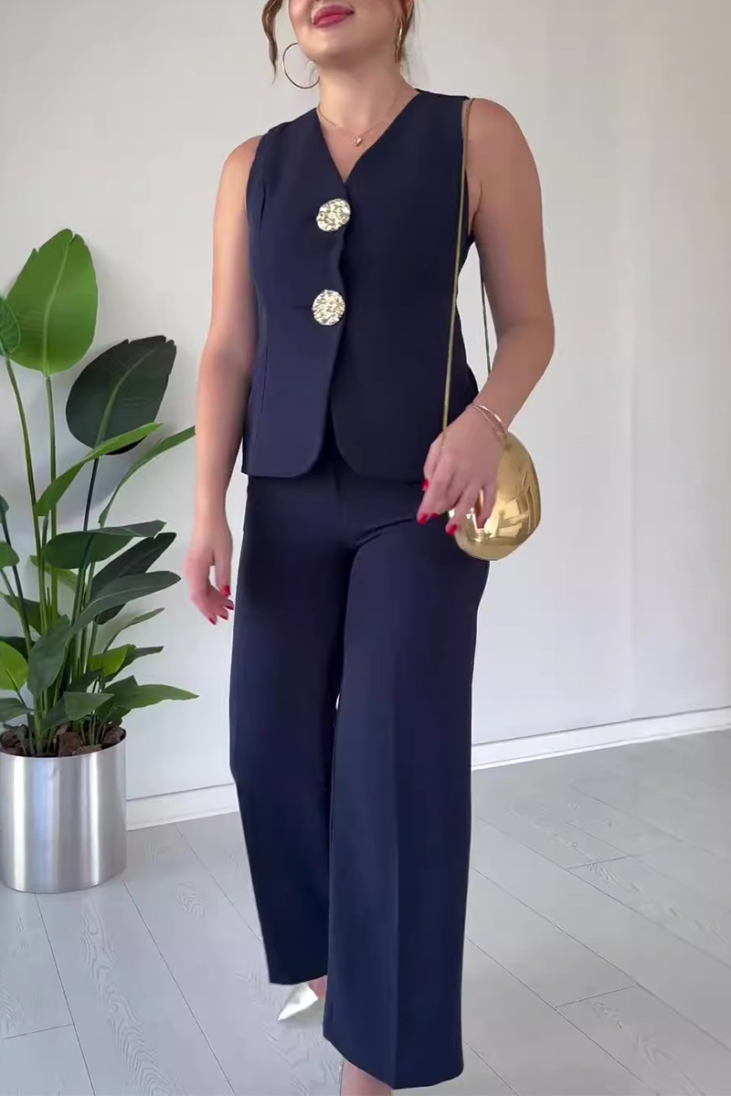 Sophisticated Garment with a Clean Classic Look