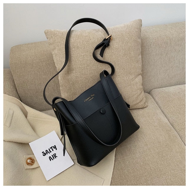 Gracefully Styled Bag for Any Occasion