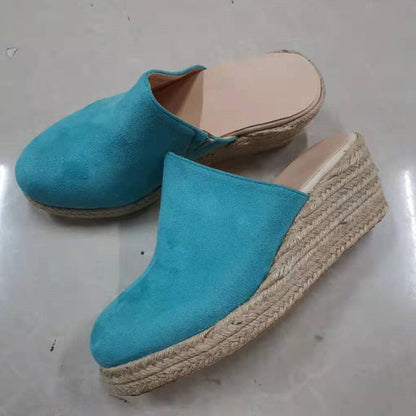 Well Tailored Shoes with a Graceful Silhouette