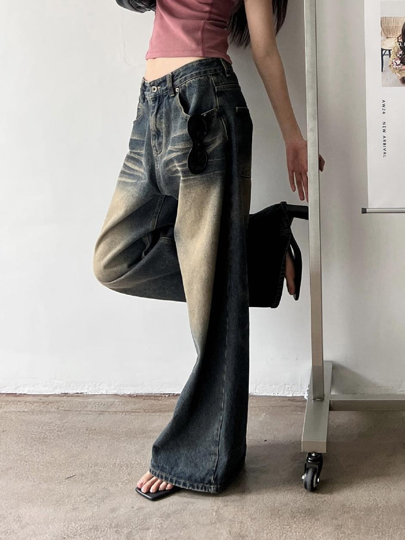 Well Tailored Bag with a Graceful Silhouette