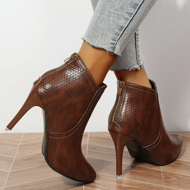 Elegantly Styled Shoes for Everyday Wear