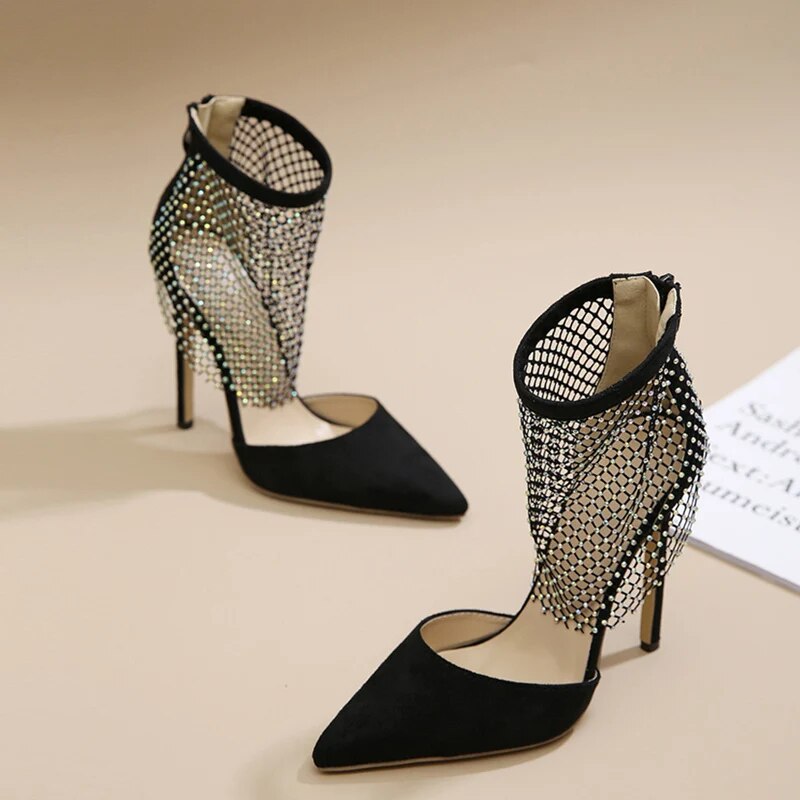 Polished Heels with an Effortless Classic Look
