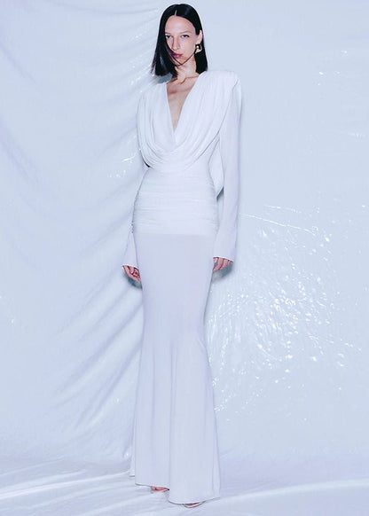 Well Tailored Garment with a Graceful Silhouette