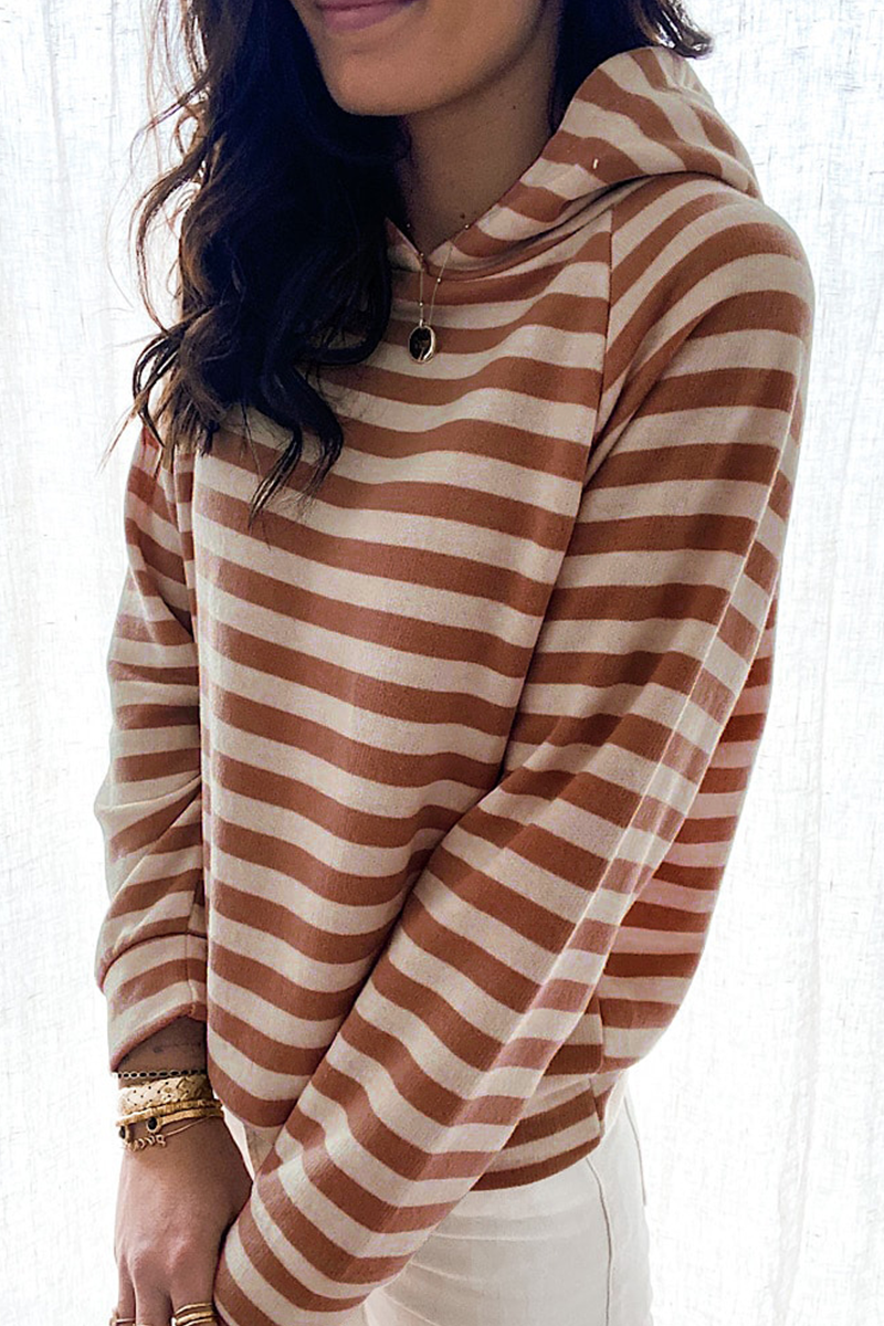 Well Tailored Top with a Graceful Silhouette