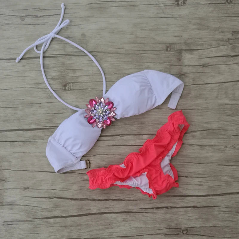 Well Tailored Bikini with a Graceful Silhouette