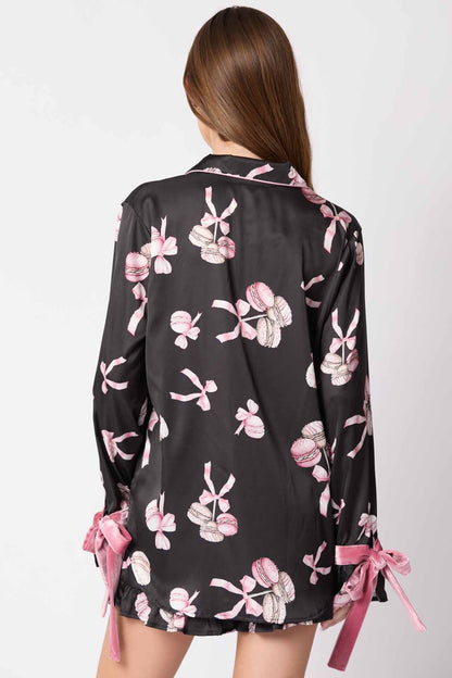 Effortlessly Elegant Garment with a Timeless Design